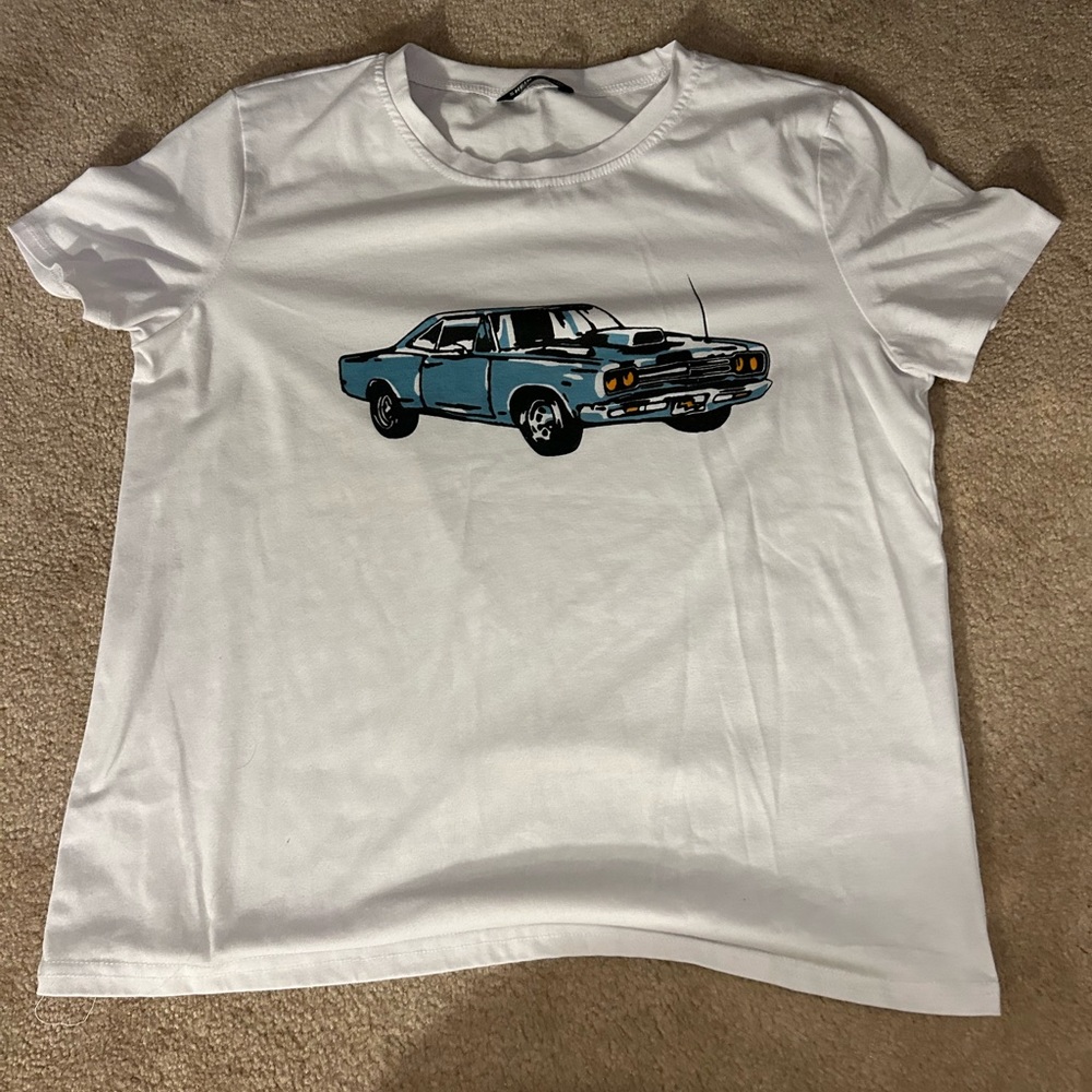 I am selling this white car t-shirt!